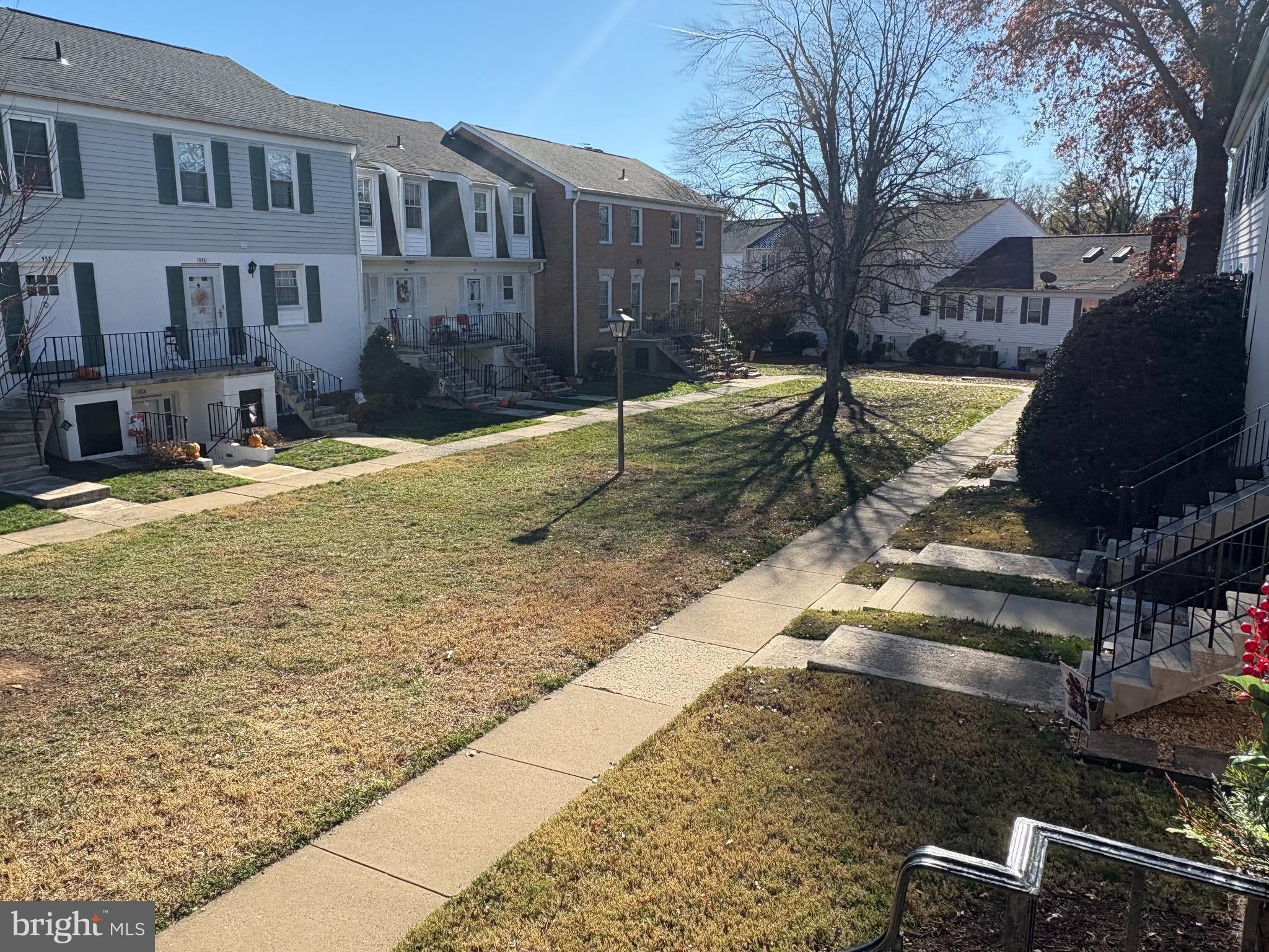 90 B LEEDS CT EAST 90 B