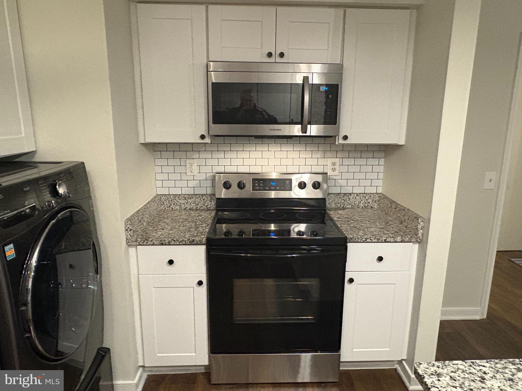 90 B LEEDS CT EAST 90 B