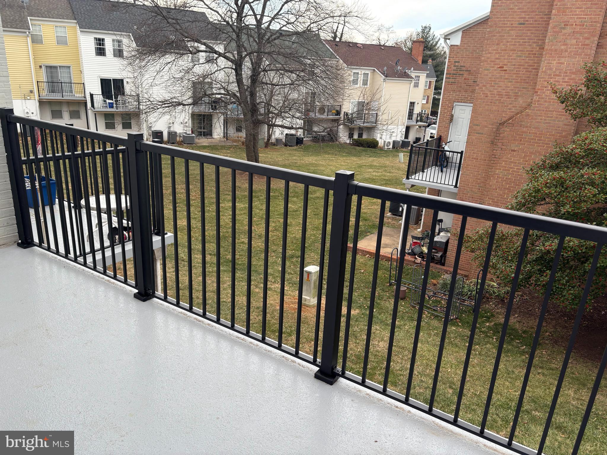 90 B LEEDS CT EAST 90 B