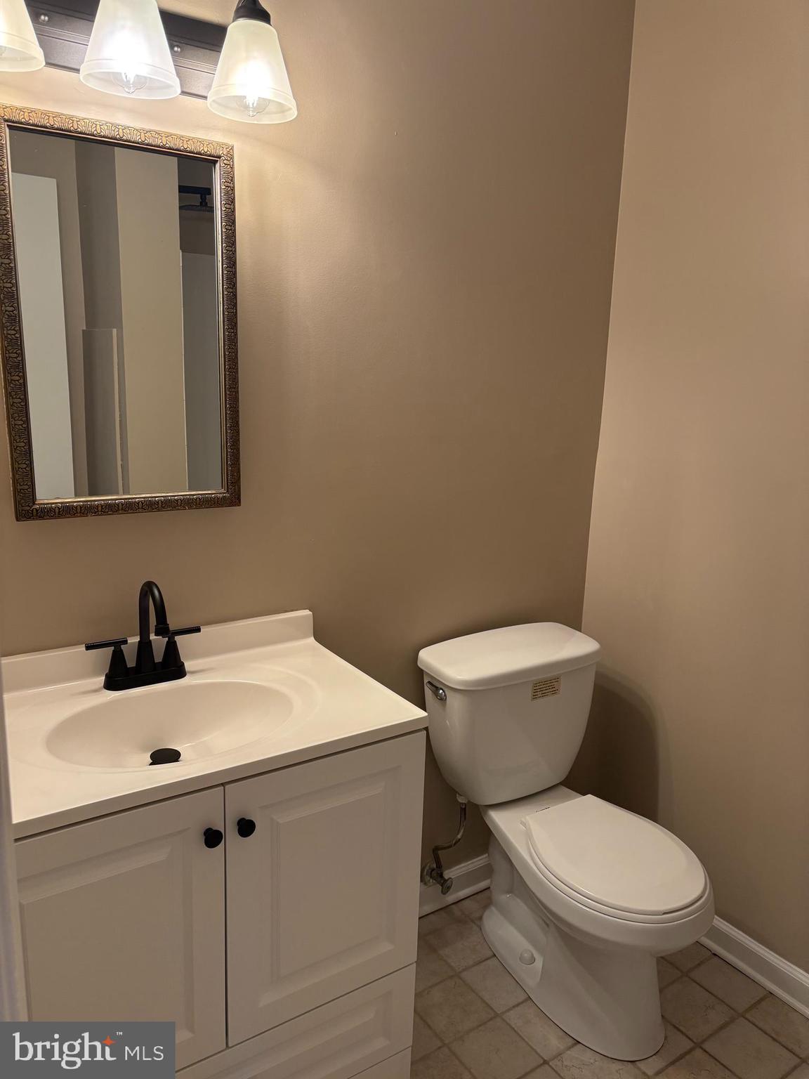 90 B LEEDS CT EAST 90 B