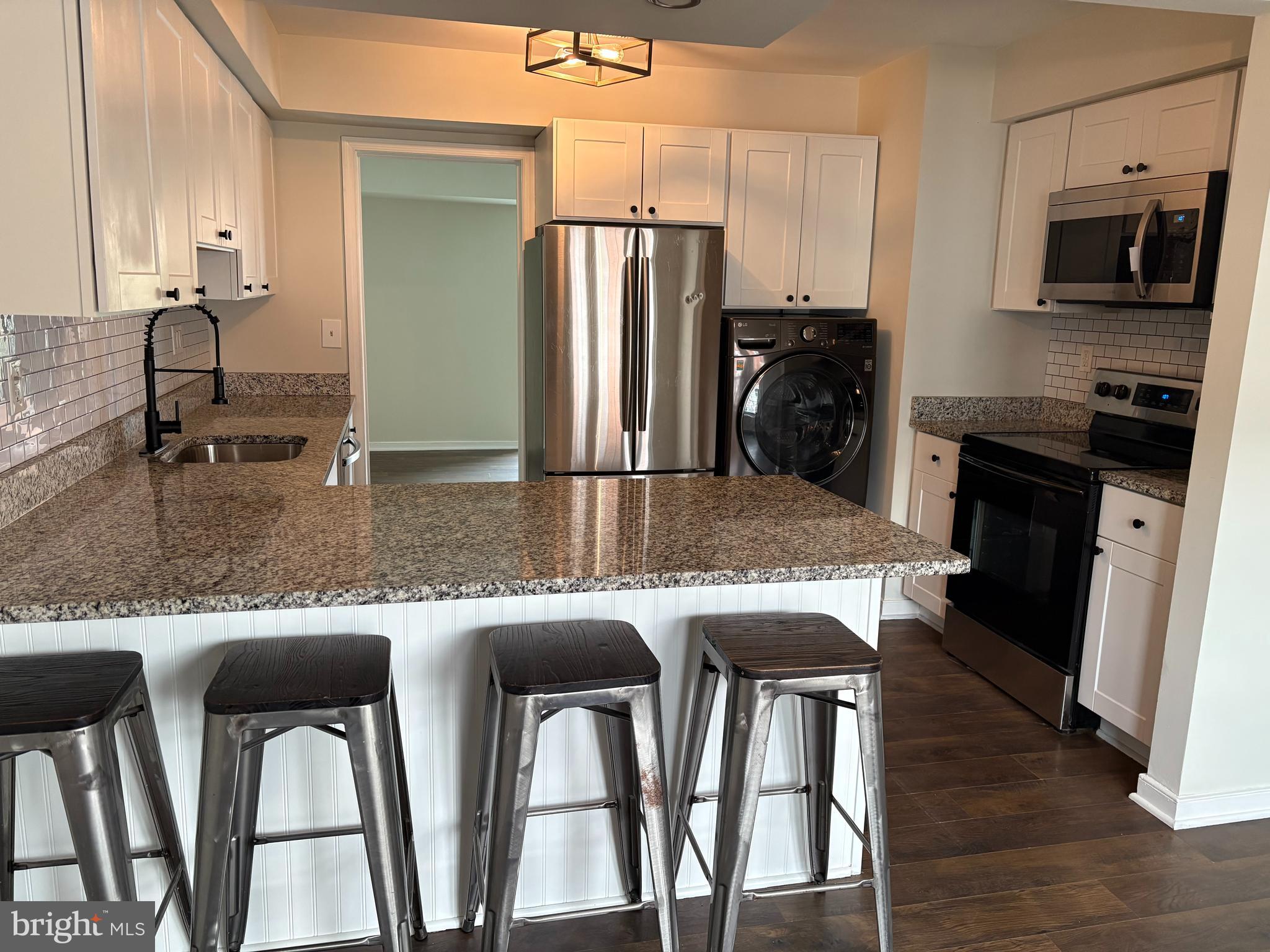 90 B LEEDS CT EAST 90 B