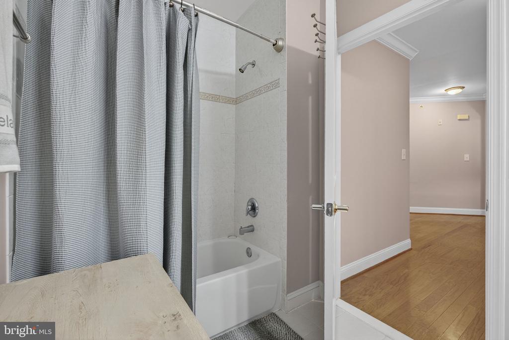 6704 HOLLY FARM LANE 204