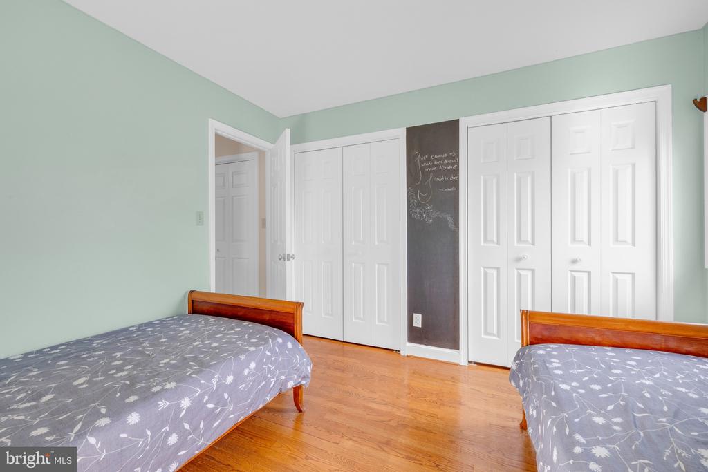 8729 GREEN ROAD