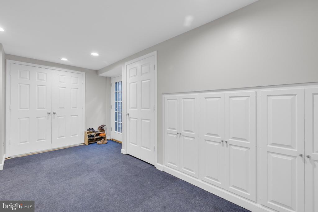 8729 GREEN ROAD