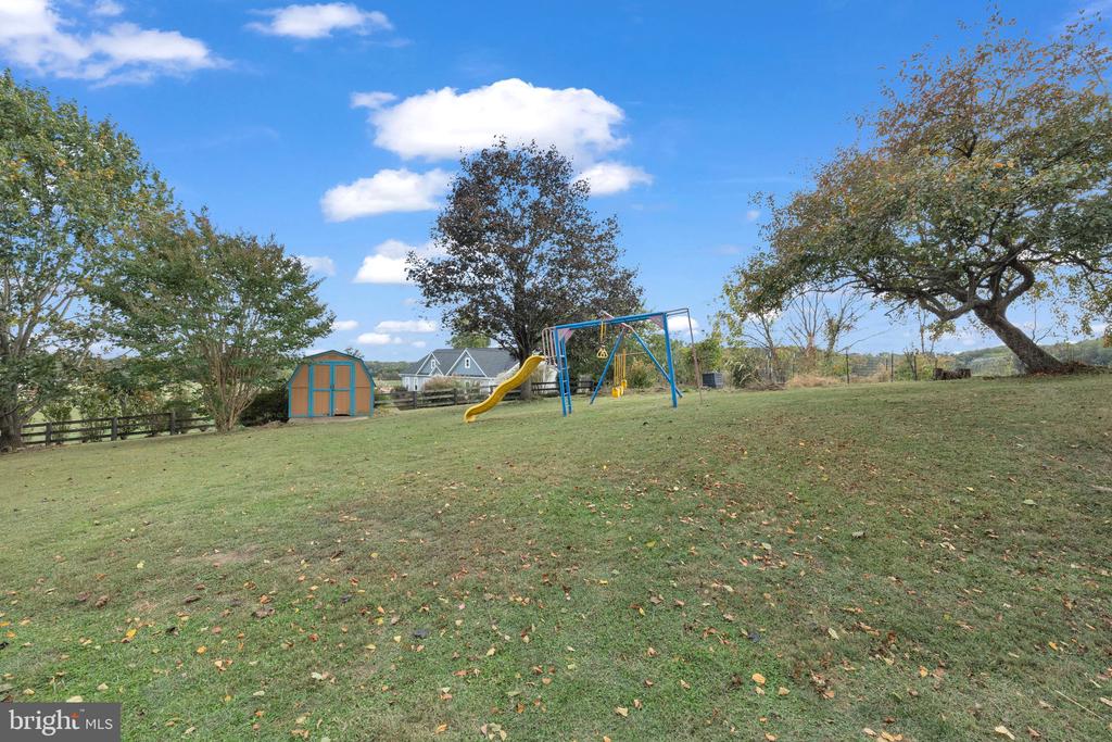 8729 GREEN ROAD