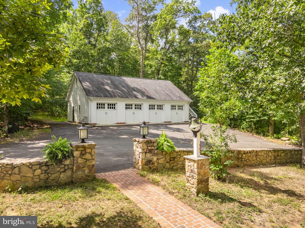 11136 ORLEAN VISTA DRIVE