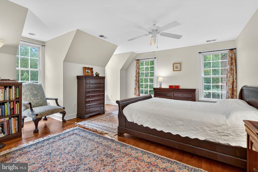 11136 ORLEAN VISTA DRIVE