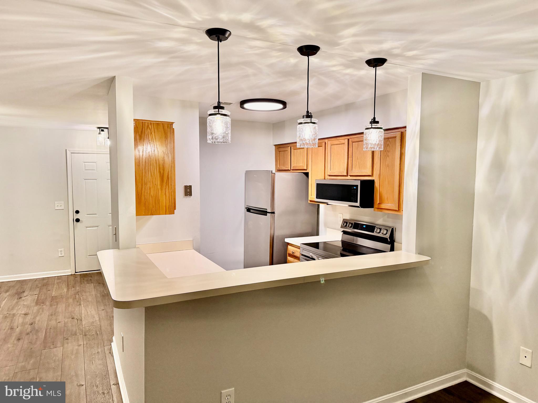 214 FERNWOOD PLACE 214A