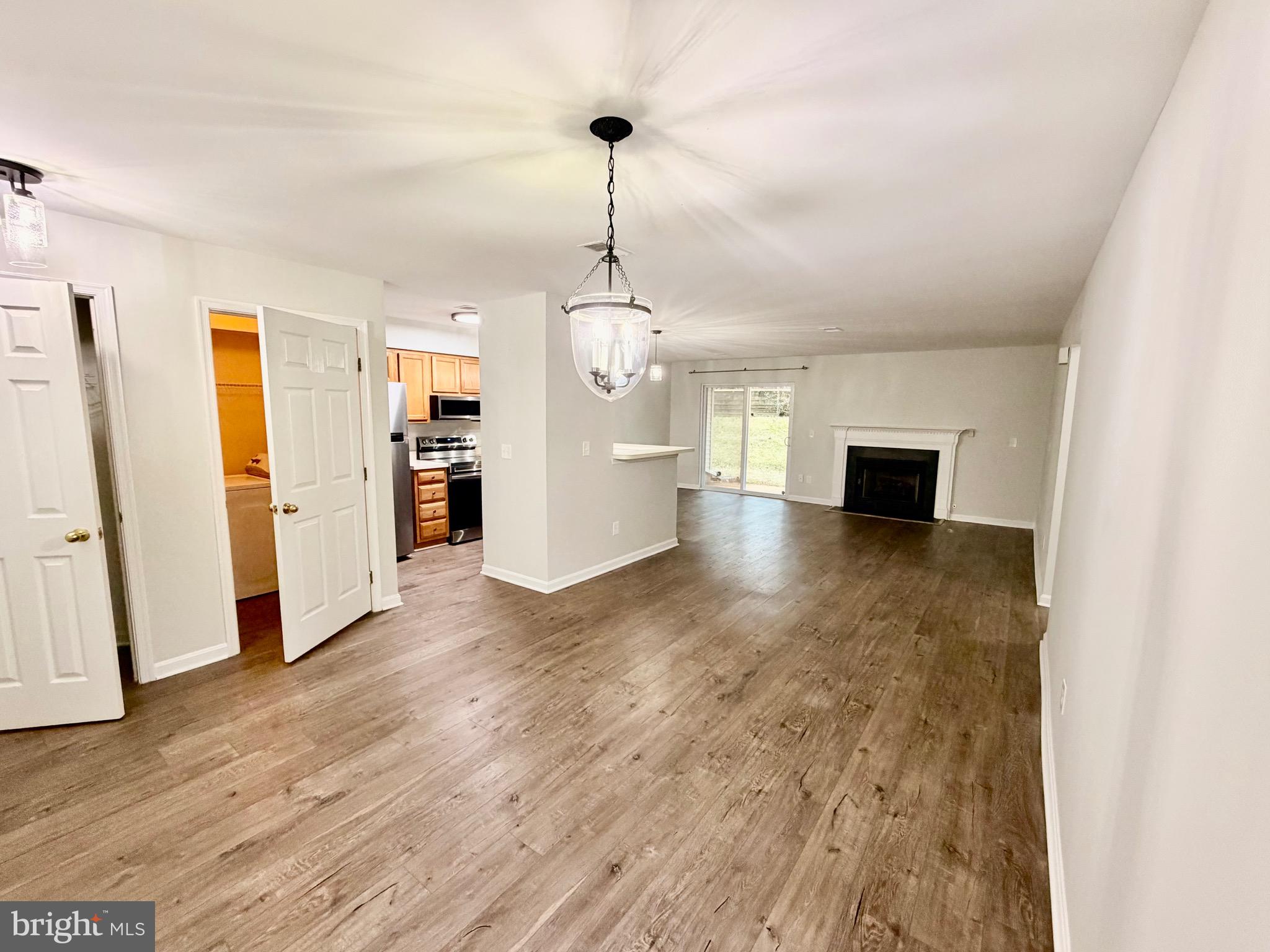 214 FERNWOOD PLACE 214A