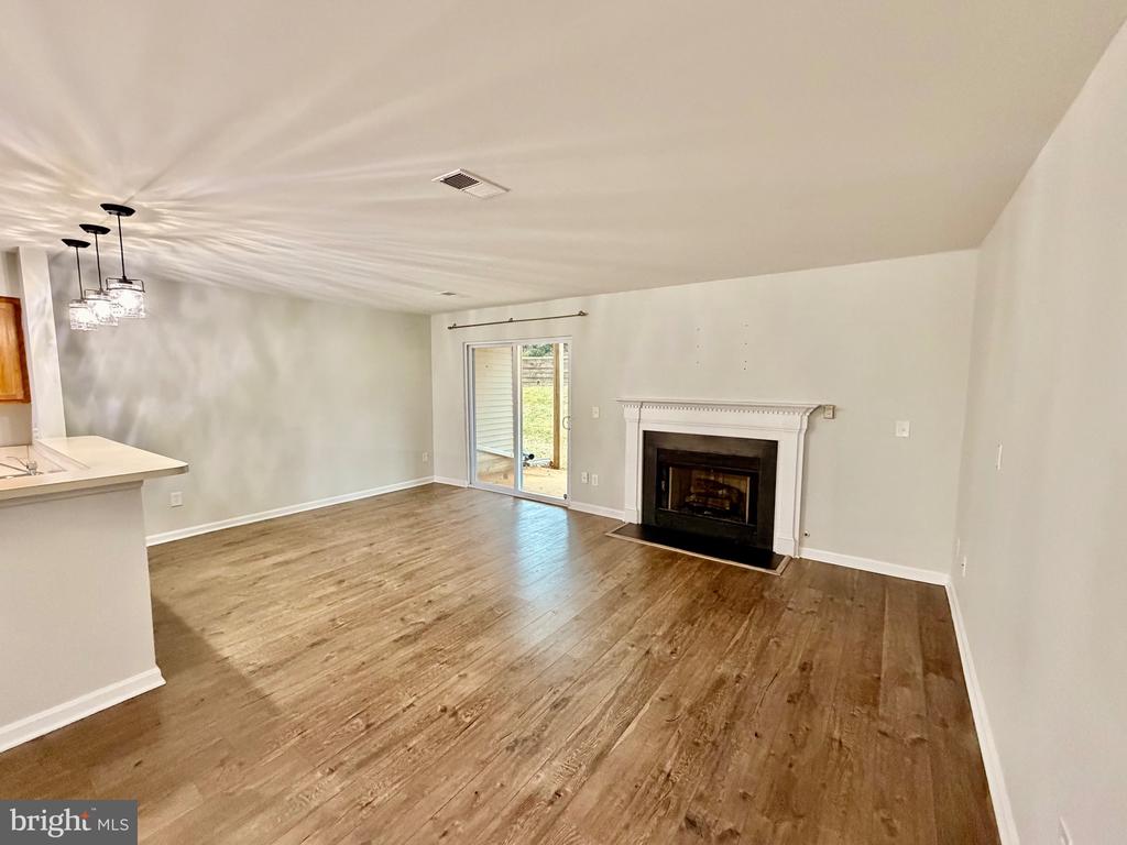 214 FERNWOOD PLACE 214A