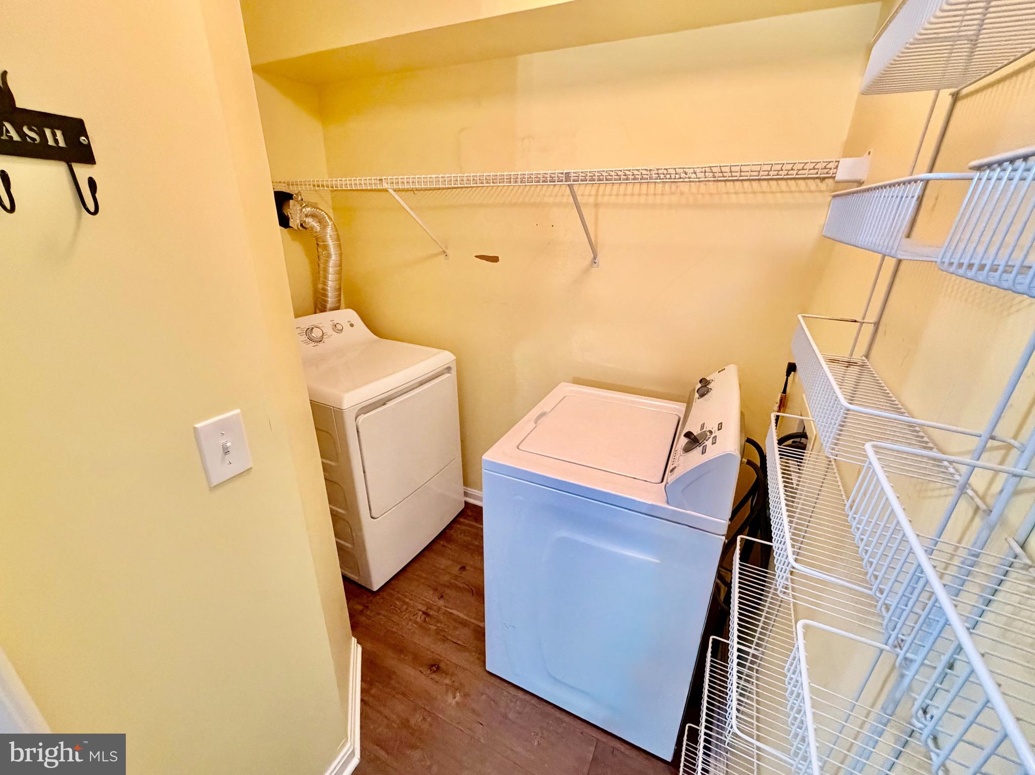 214 FERNWOOD PLACE 214A