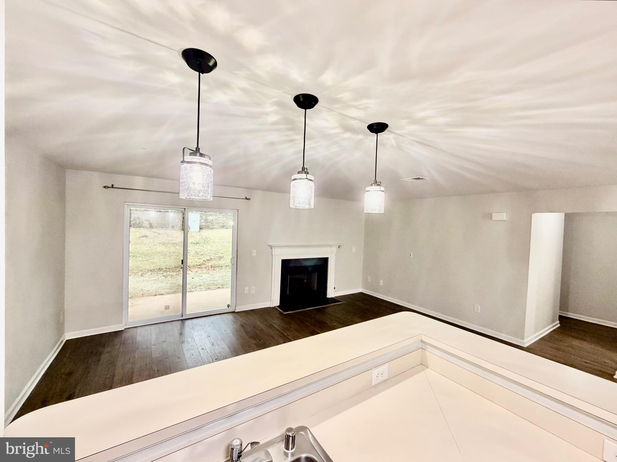 214 FERNWOOD PLACE 214A