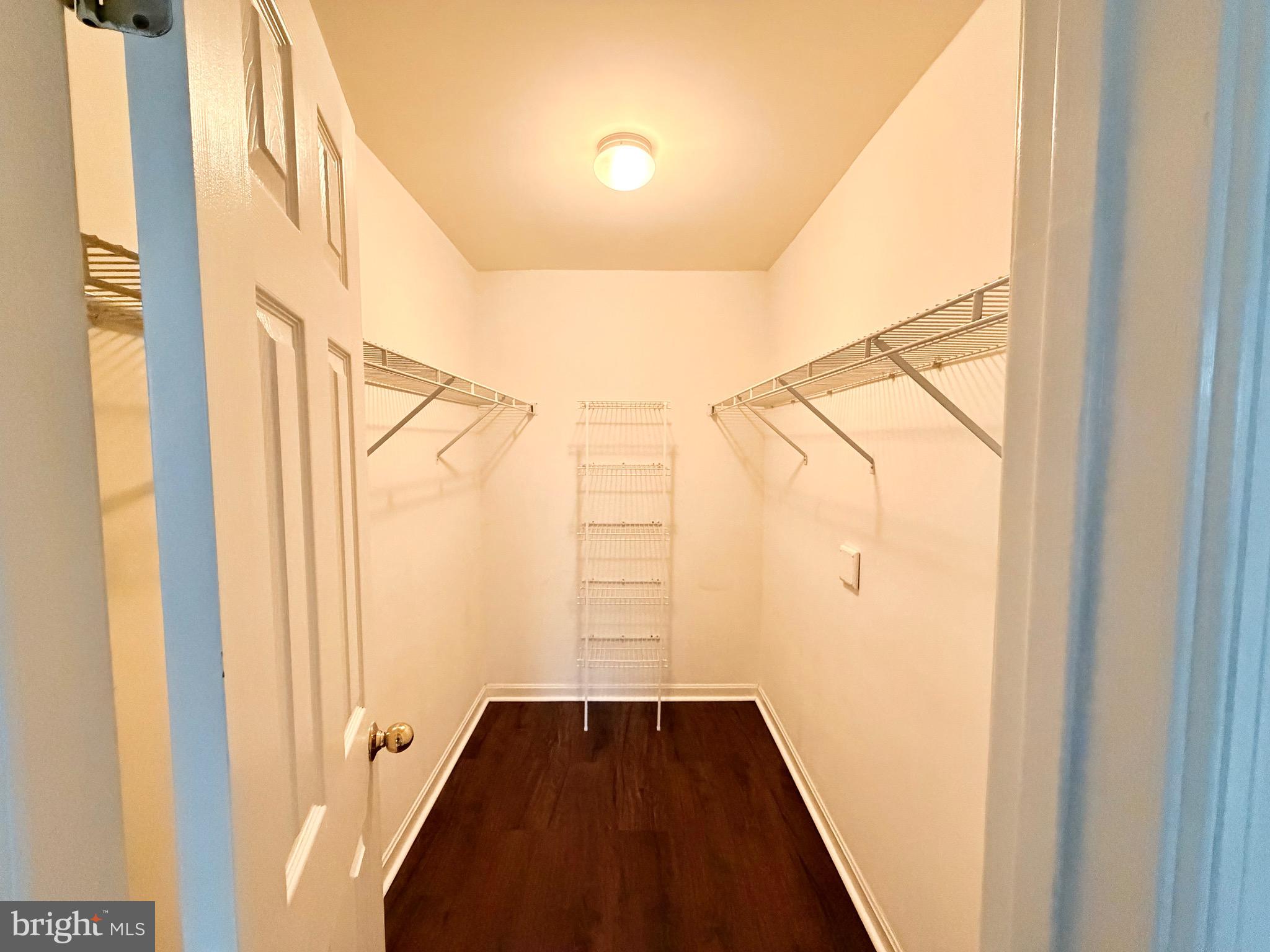 214 FERNWOOD PLACE 214A