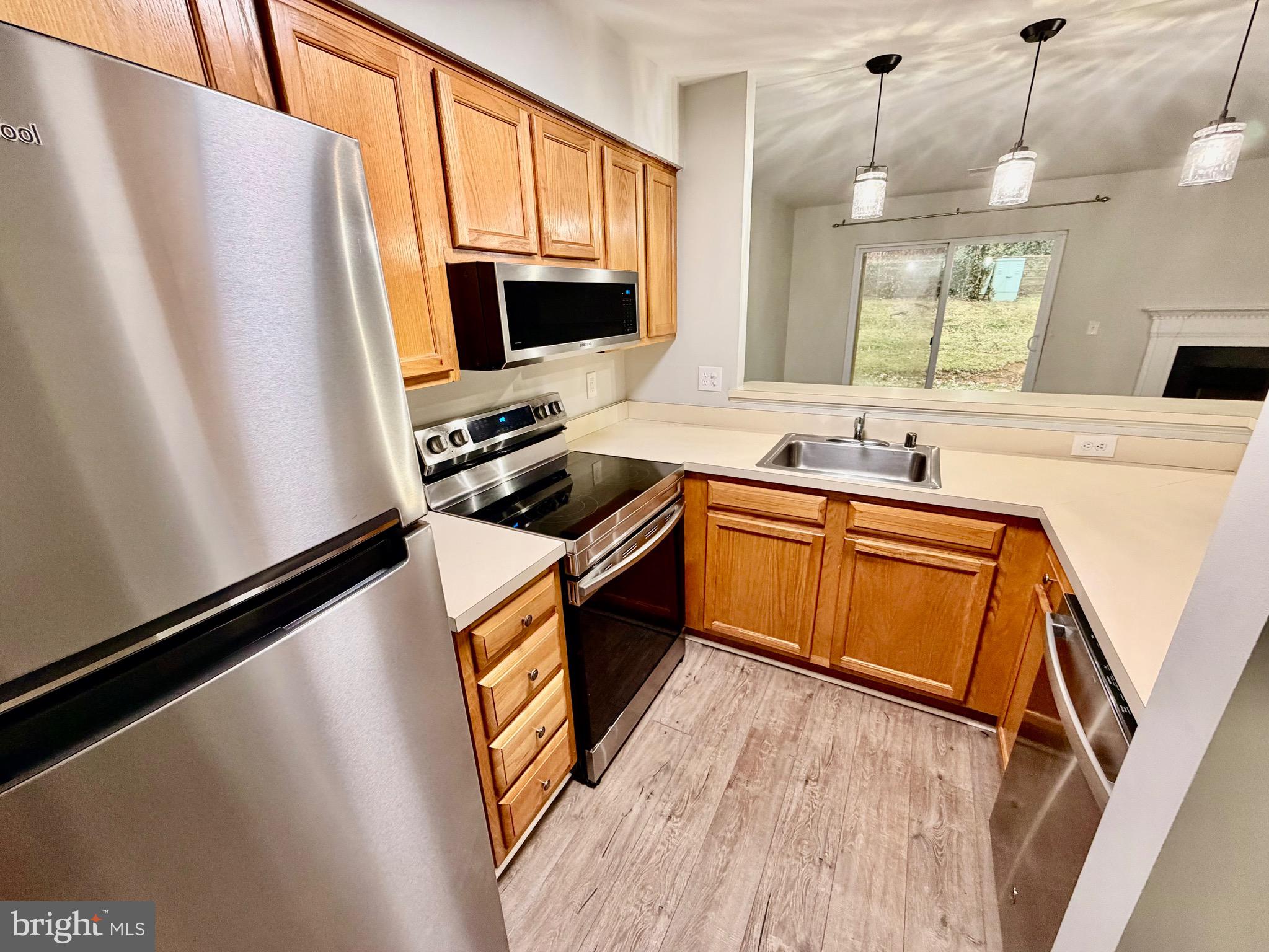 214 FERNWOOD PLACE 214A