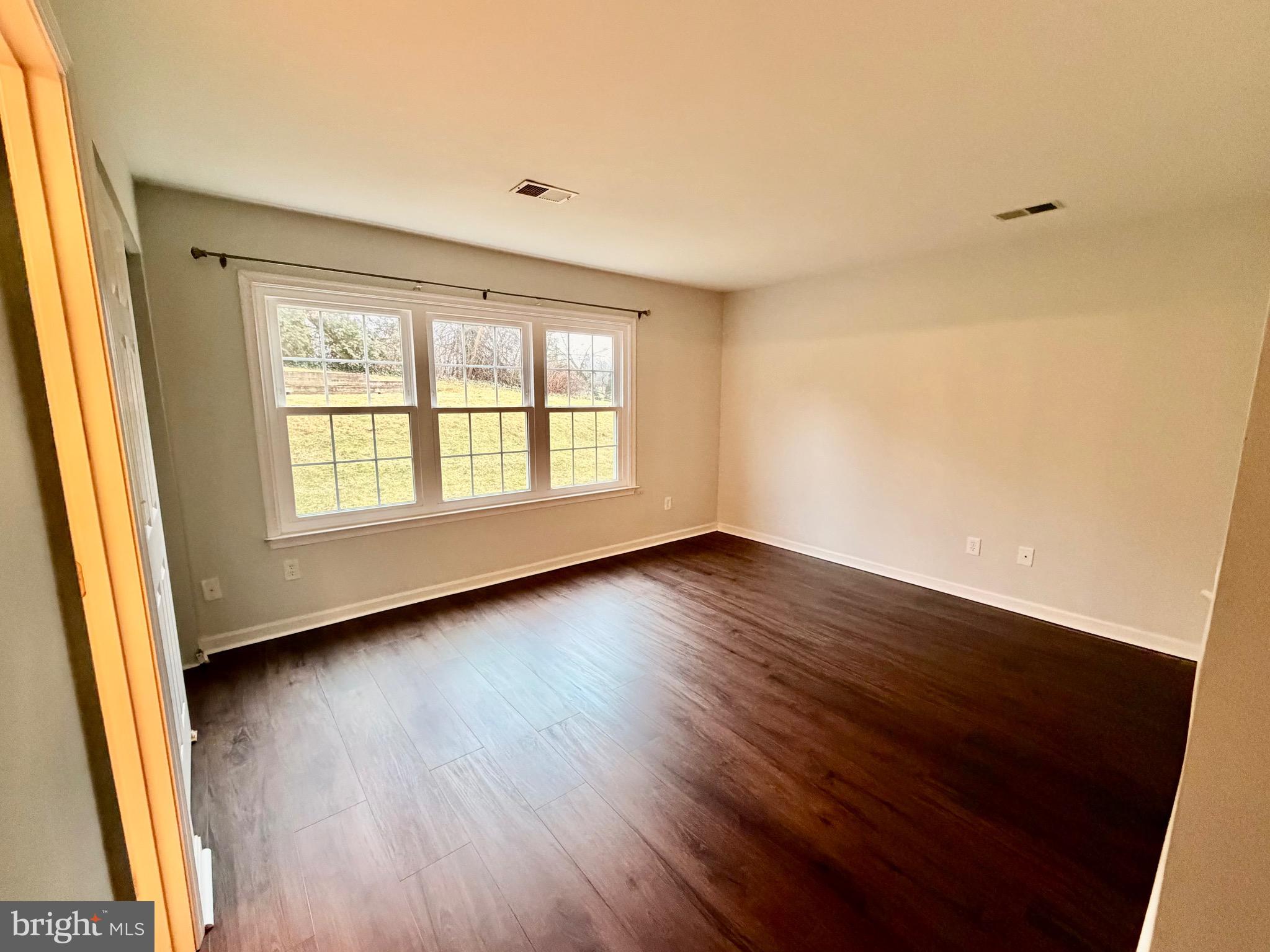 214 FERNWOOD PLACE 214A