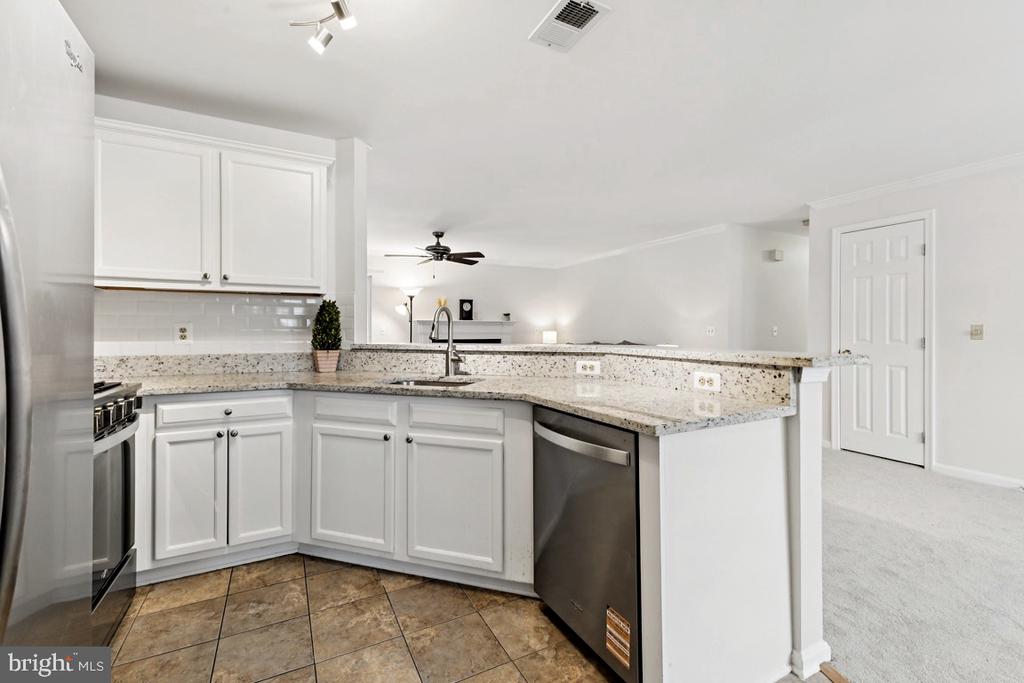 219 FERNWOOD PLACE 219B