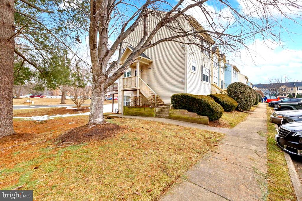 219 FERNWOOD PLACE 219B
