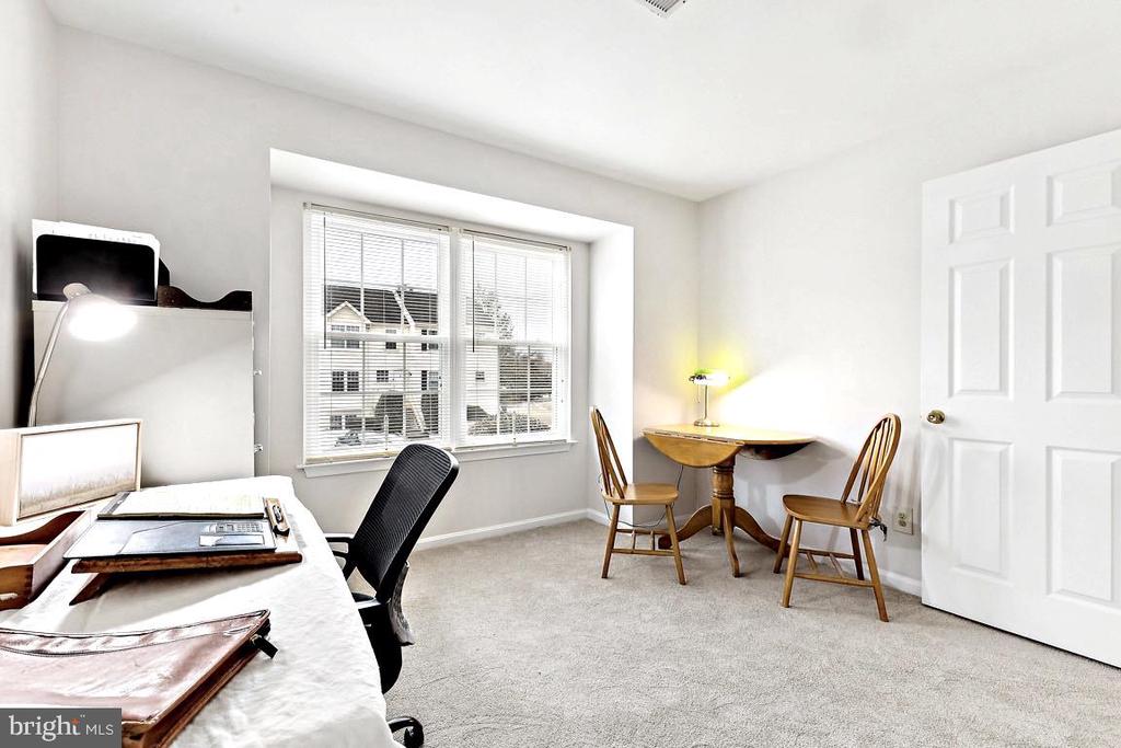 219 FERNWOOD PLACE 219B