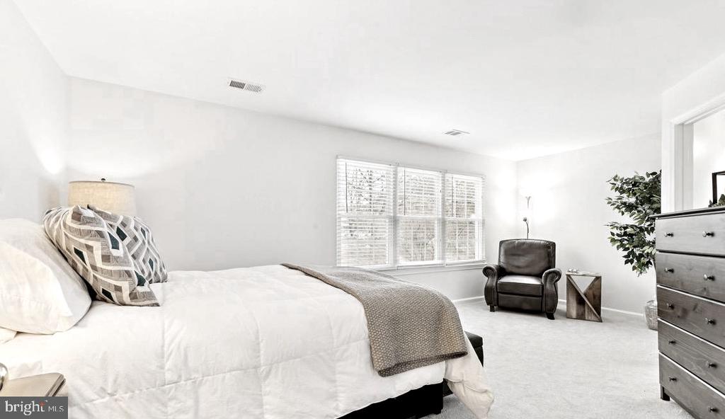 219 FERNWOOD PLACE 219B