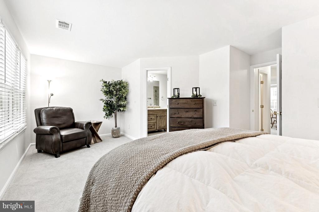 219 FERNWOOD PLACE 219B