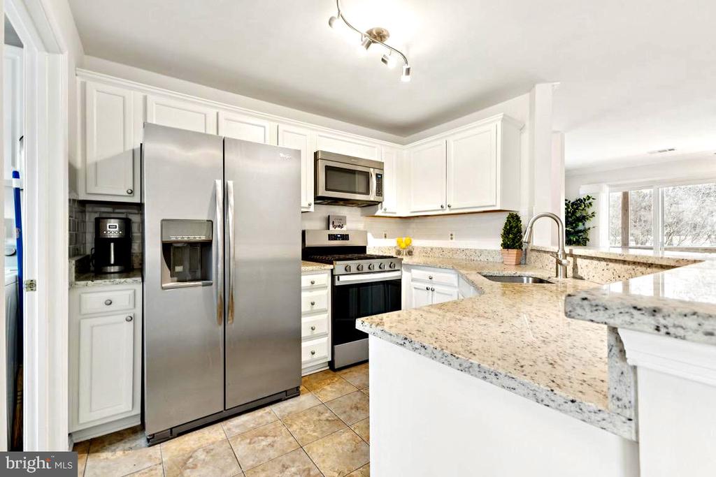 219 FERNWOOD PLACE 219B