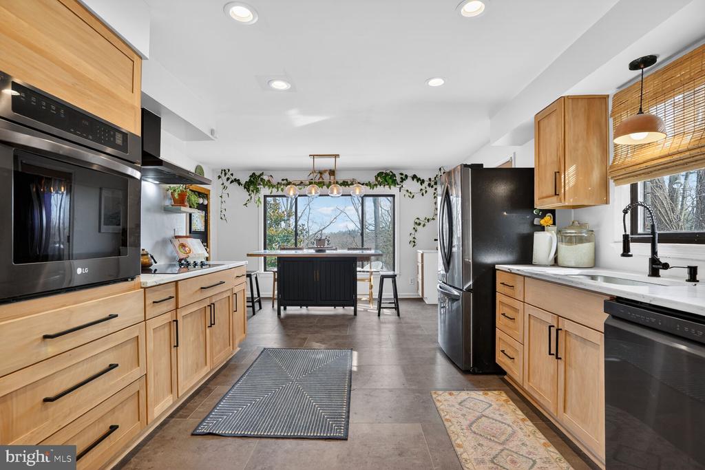 6700 KELLY ROAD