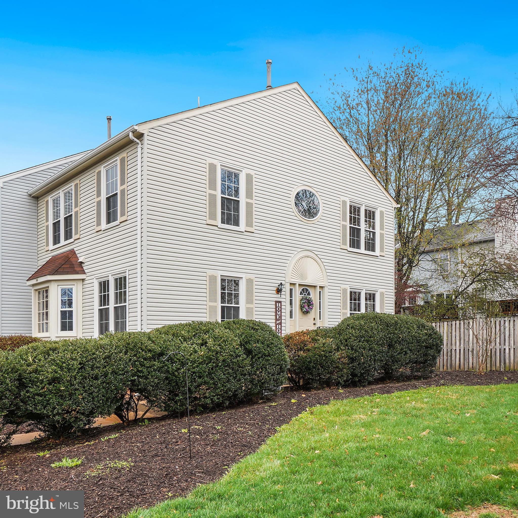 746 ARBOR COURT
