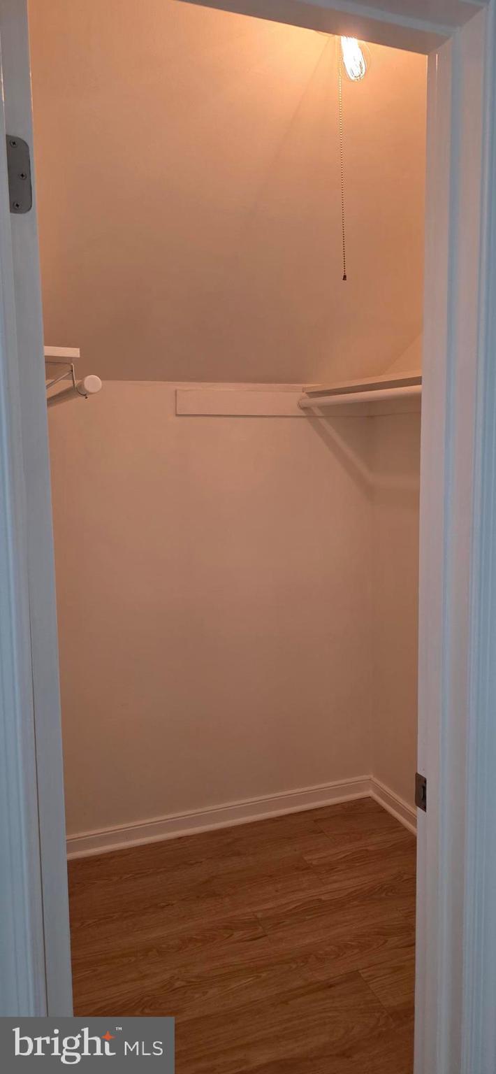 165 LEEDS COURT B W