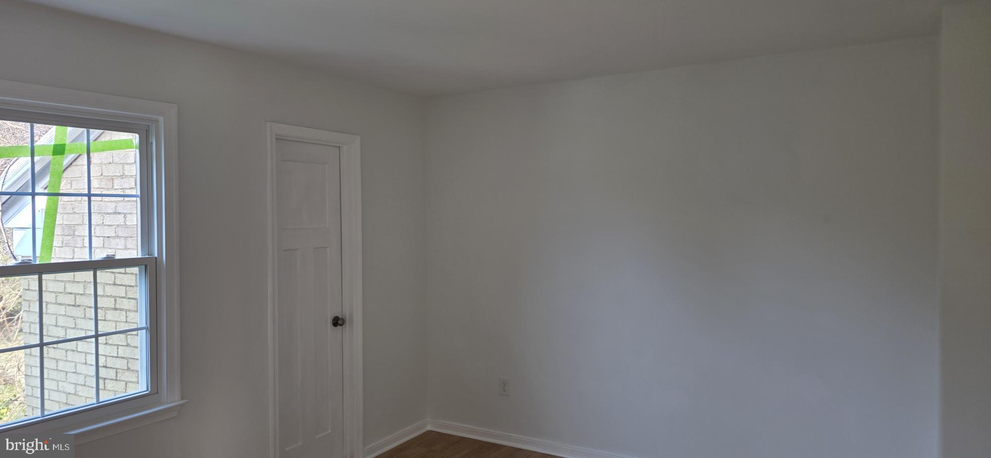 165 LEEDS COURT B W