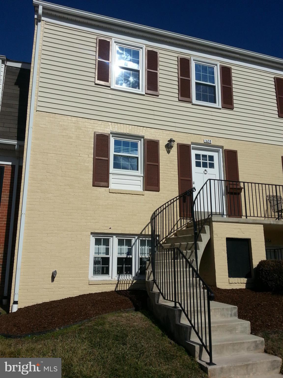 165 LEEDS COURT B W