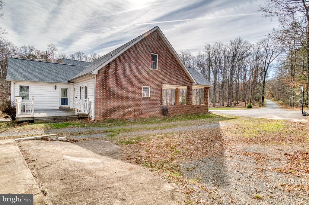 3220 COURTNEY SCHOOL ROAD