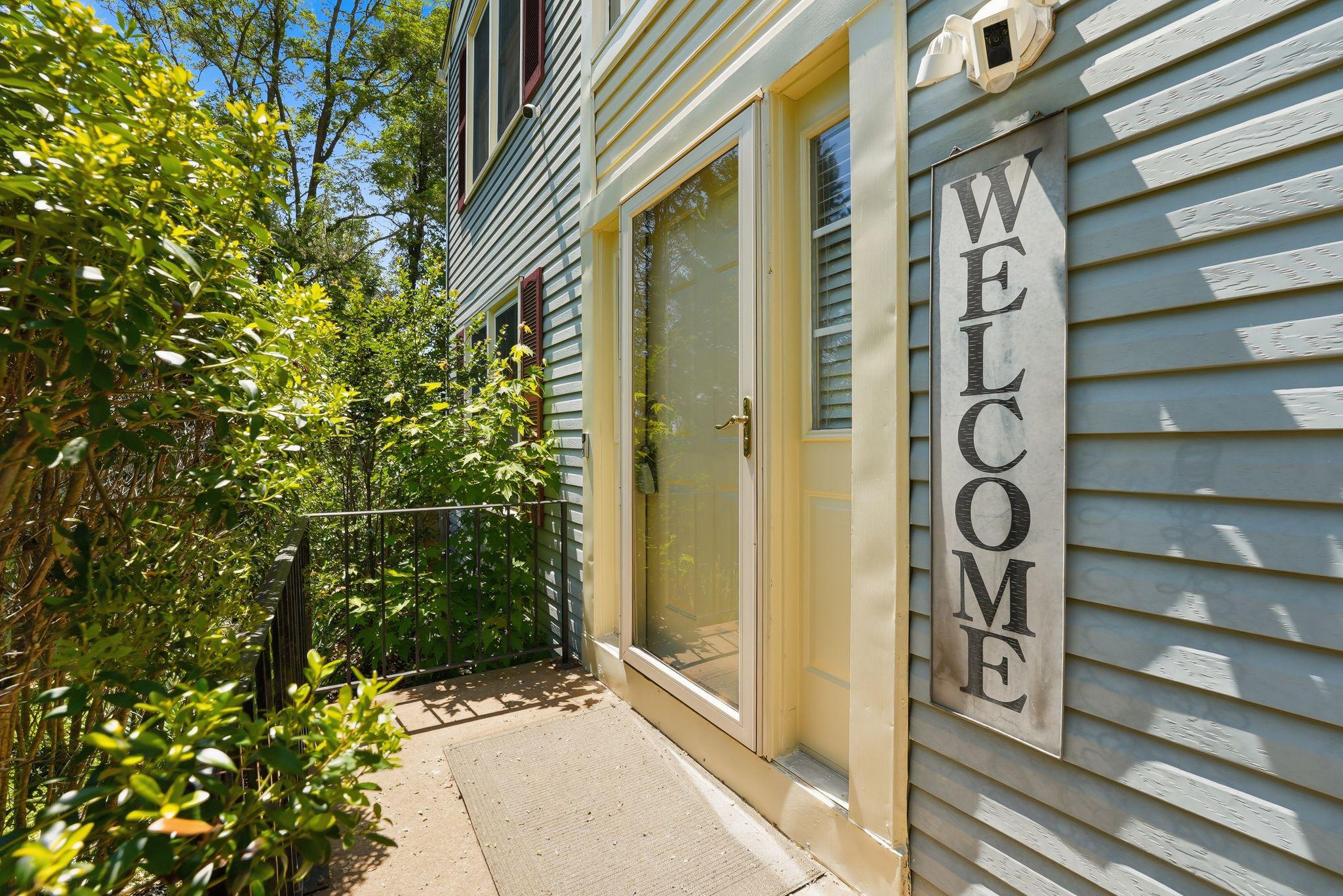 719 ARBOR COURT