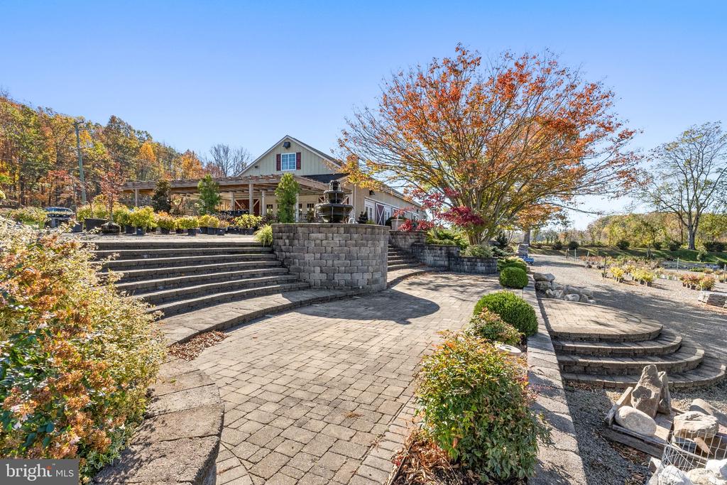 7159 BURKE LANE