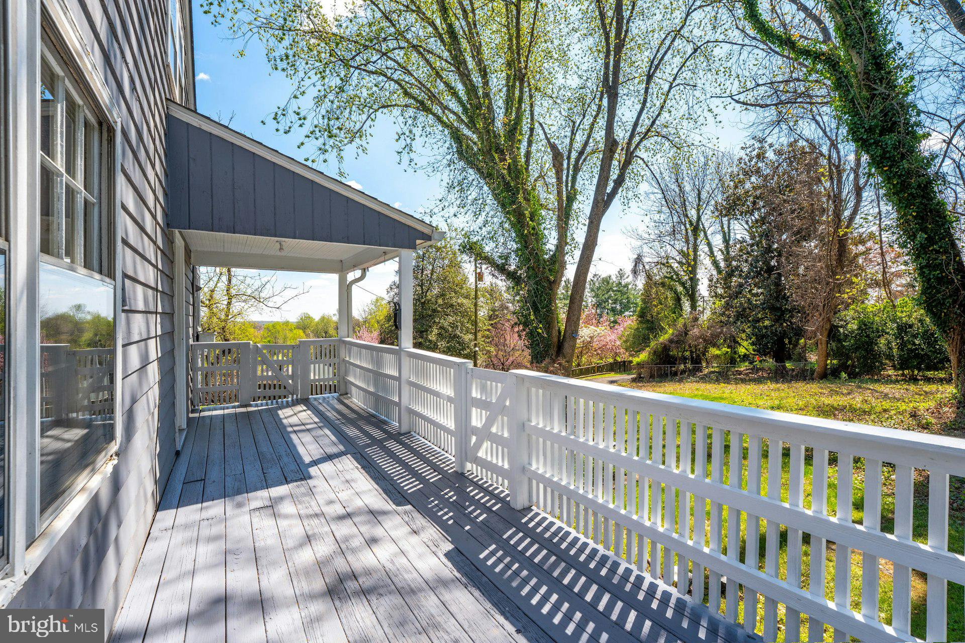221 MOCKINGBIRD LANE