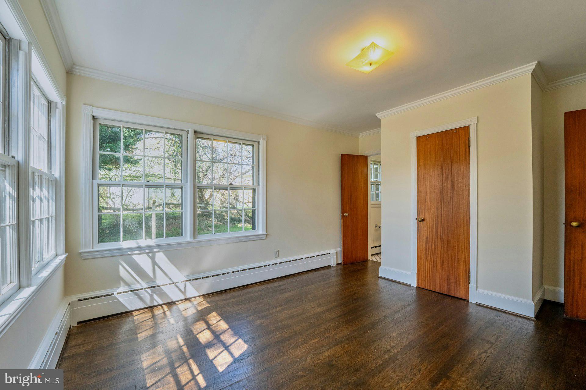 221 MOCKINGBIRD LANE