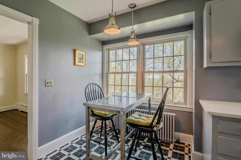 221 MOCKINGBIRD LANE