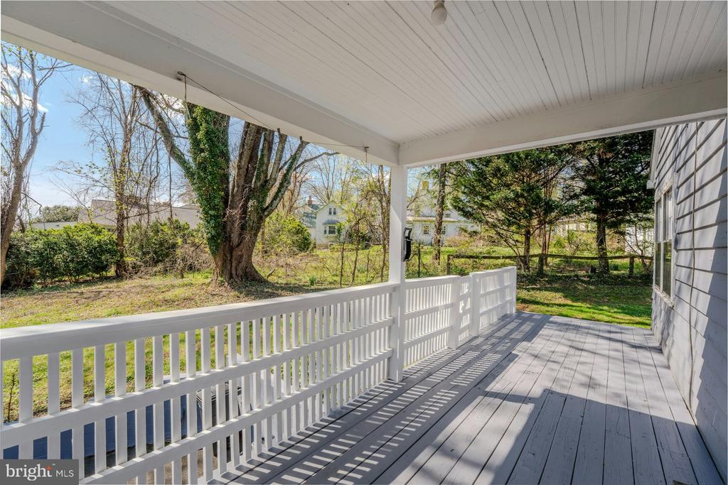 221 MOCKINGBIRD LANE
