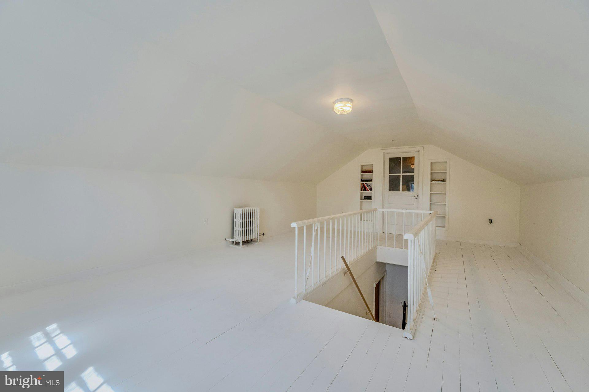 221 MOCKINGBIRD LANE