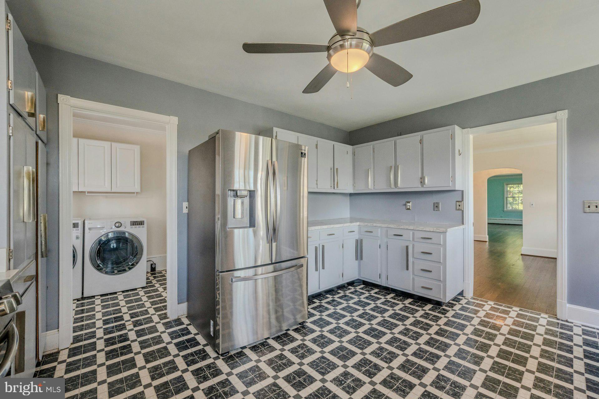 221 MOCKINGBIRD LANE