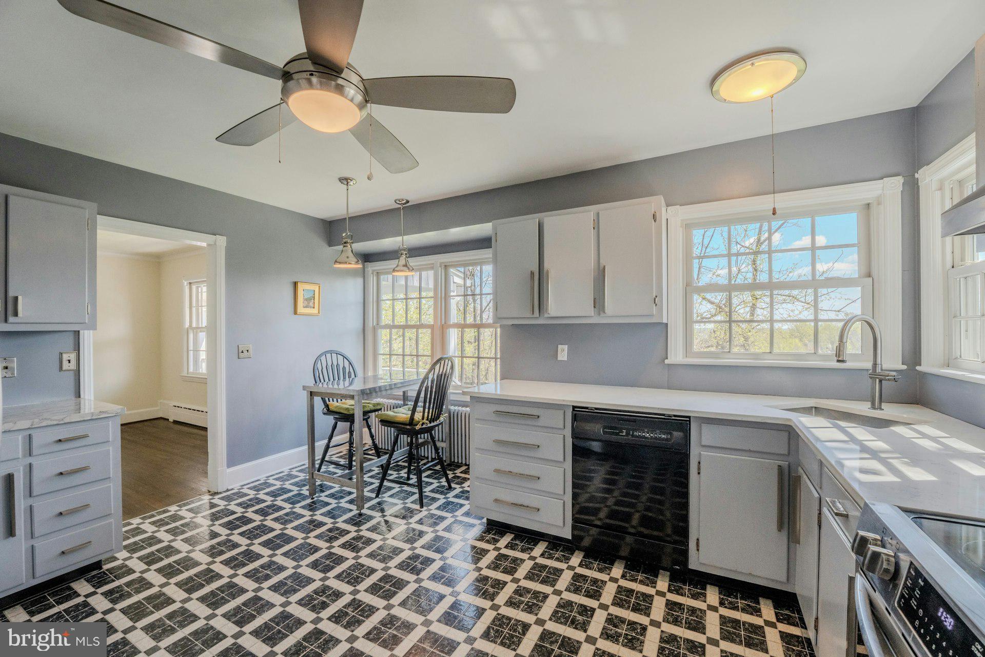 221 MOCKINGBIRD LANE