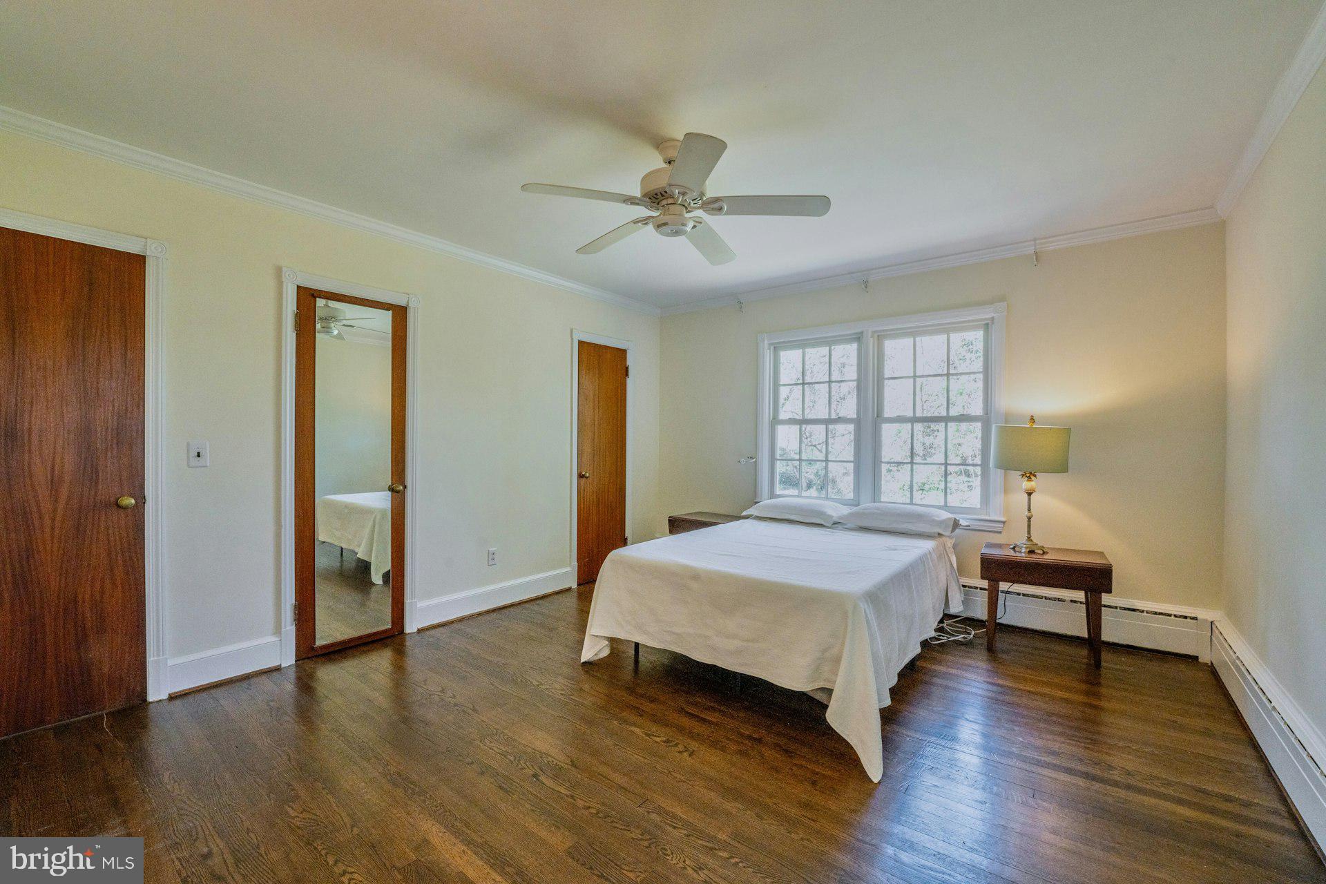 221 MOCKINGBIRD LANE