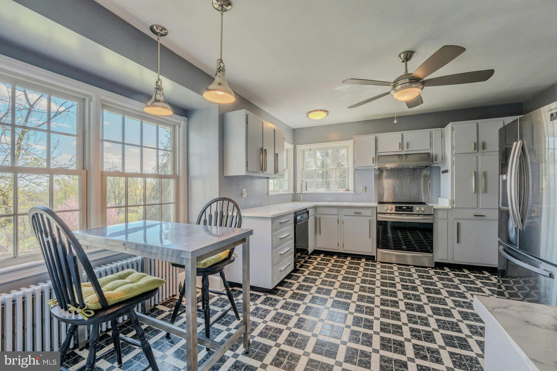 221 MOCKINGBIRD LANE