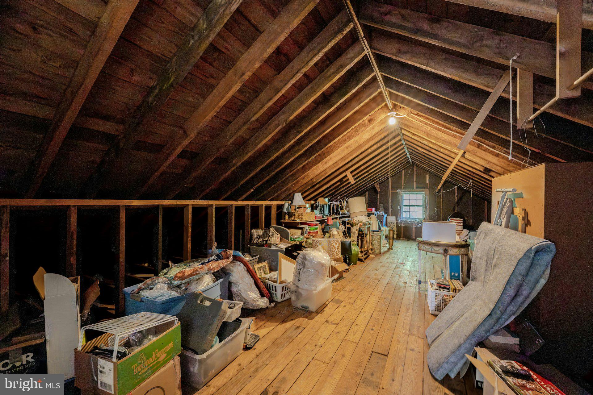 221 MOCKINGBIRD LANE