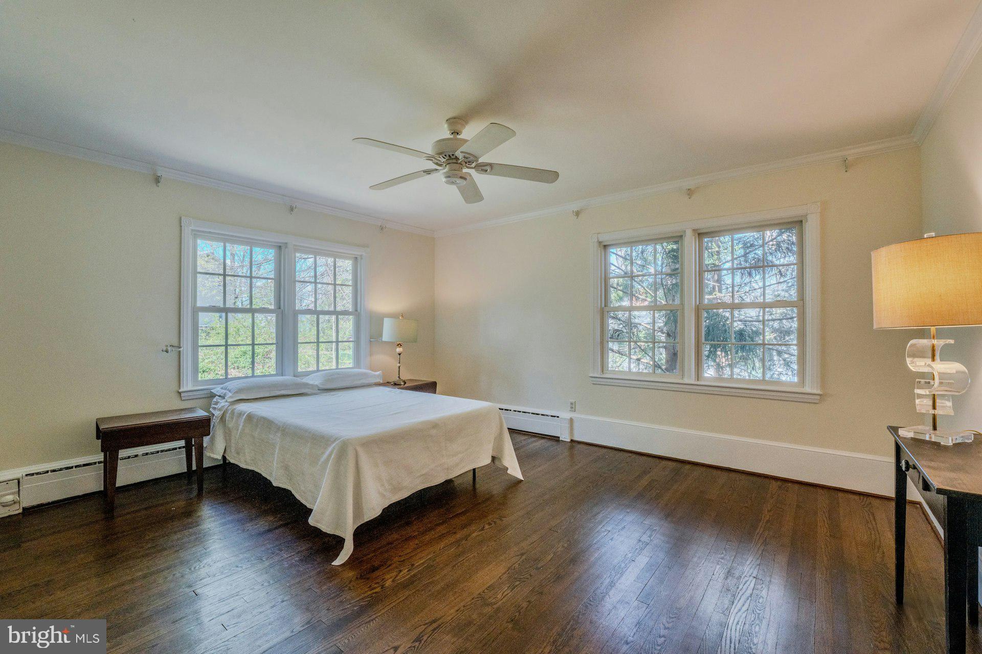 221 MOCKINGBIRD LANE