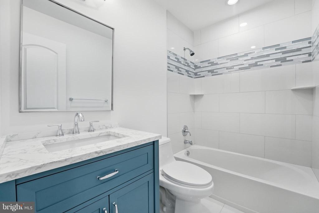 11242 CEDAR LEE COURT