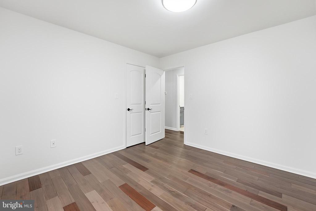 11242 CEDAR LEE COURT