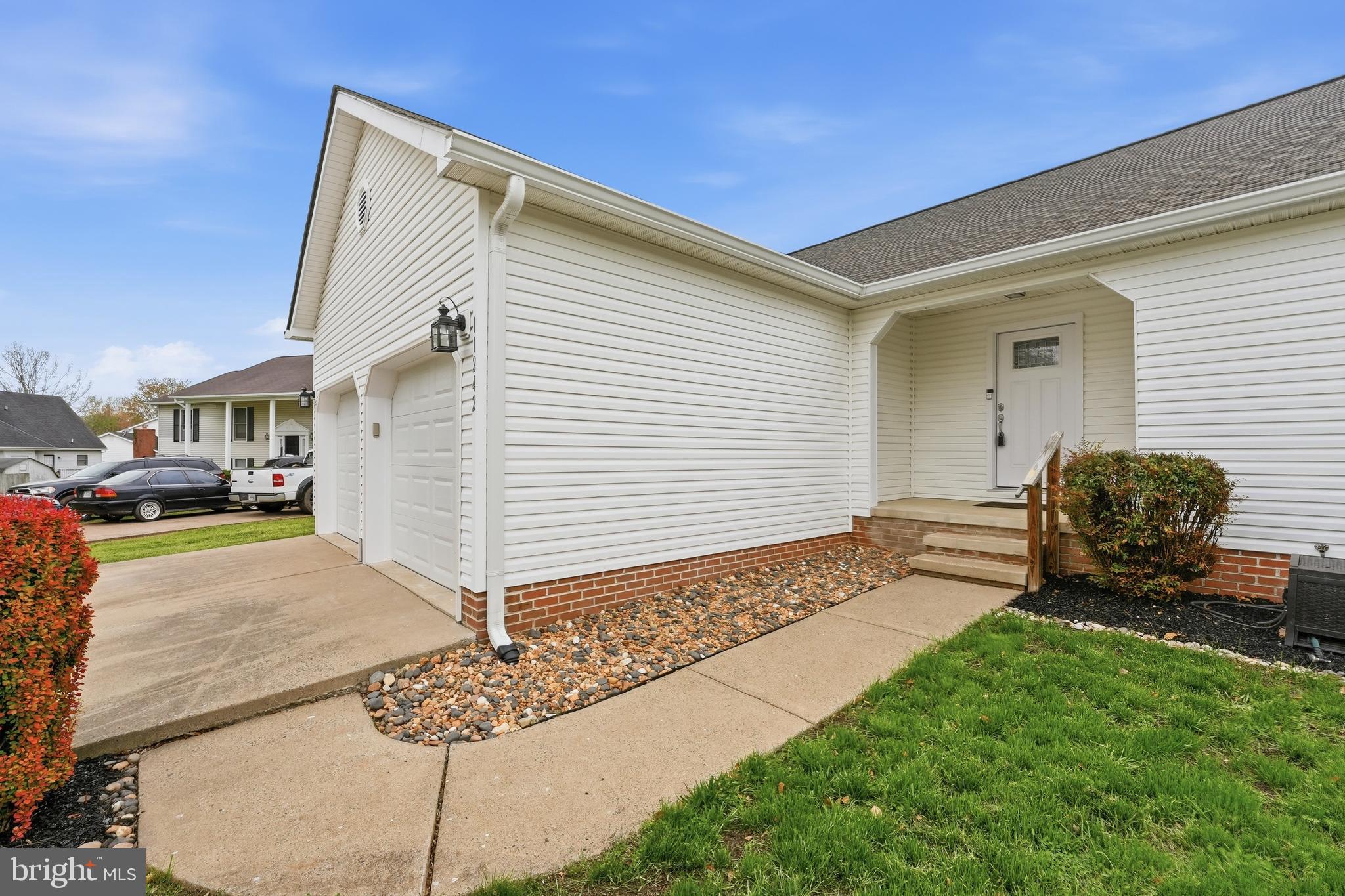 11242 CEDAR LEE COURT