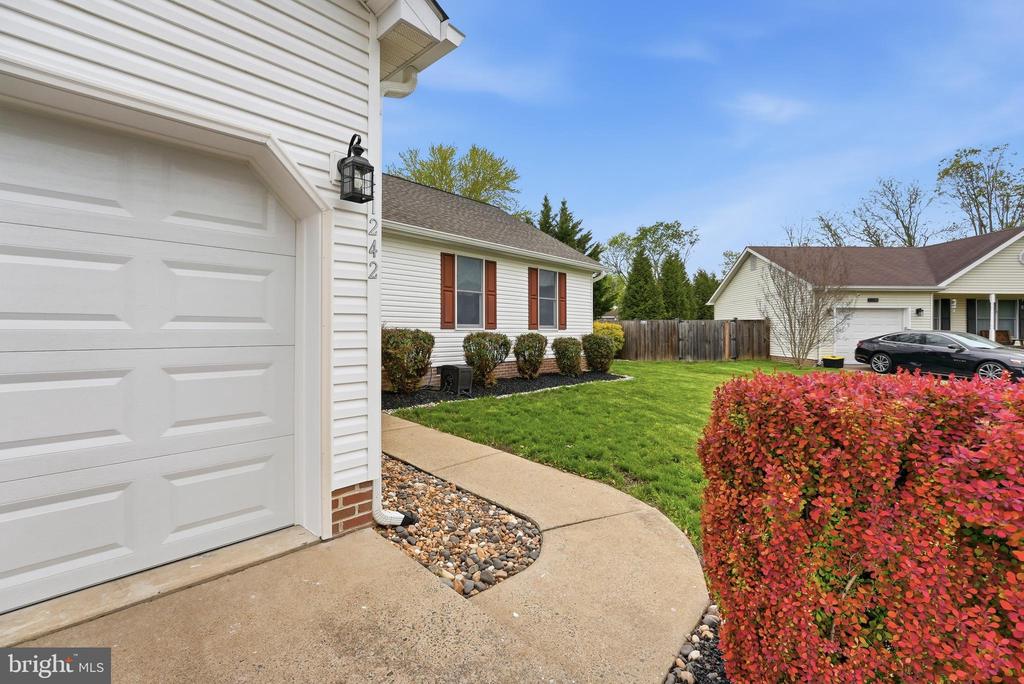 11242 CEDAR LEE COURT