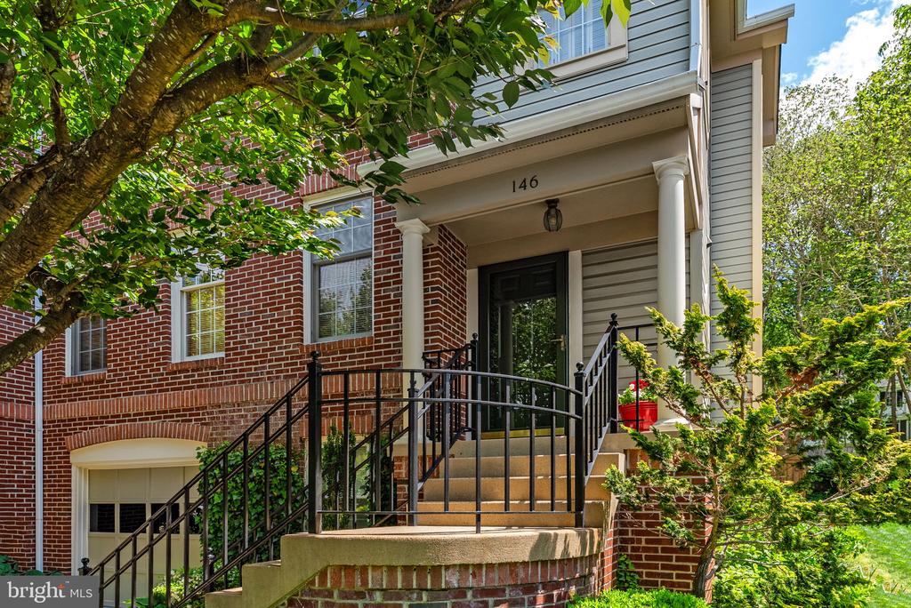 146 MOSBY CIRCLE
