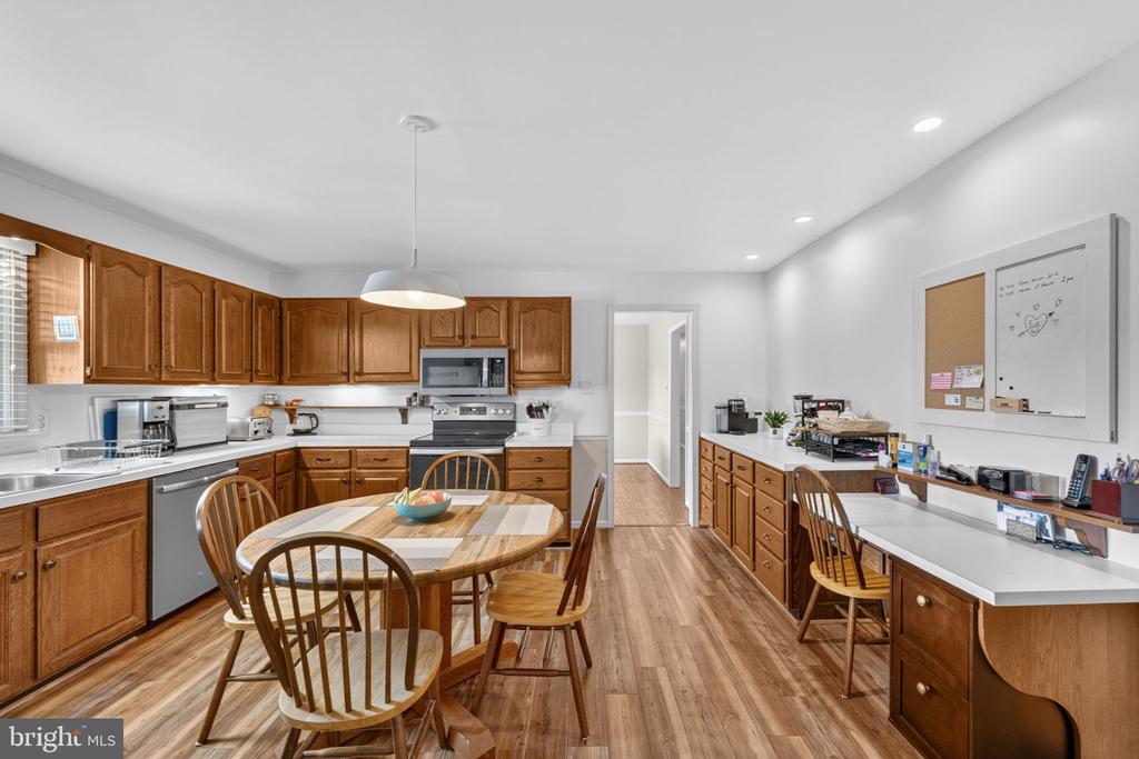 7933 COOKS COURT